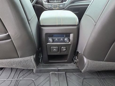 Used 2021 Chevrolet Traverse RS AWD/4WD image 29
