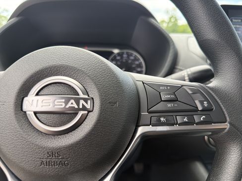 Used 2025 Nissan Sentra SV FWD image 11