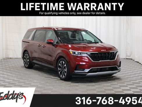 Used 2023 Kia Carnival EX FWD image 1