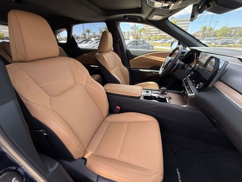 Used 2026 Lexus RX 350 Premium w/ Accessory Package (Z1) image 16