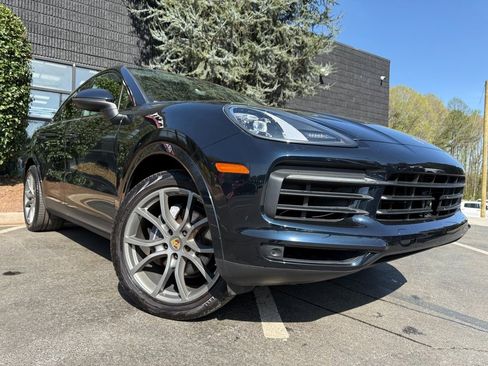 Used 2020 Porsche Cayenne image 6