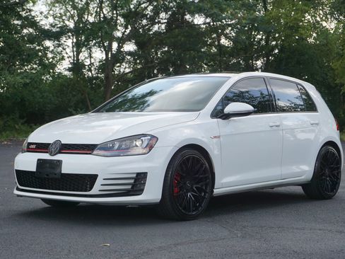Used 2017 Volkswagen GTI SE FWD image 1