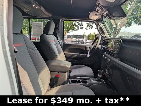 Used 2024 Jeep Wrangler Unlimited Rubicon w/ Convenience Group image 9