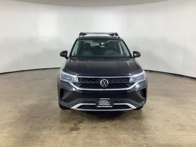 Used 2022 Volkswagen Taos SE FWD image 2