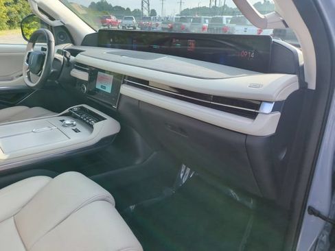 Used 2026 Lincoln Navigator L Reserve AWD/4WD image 36