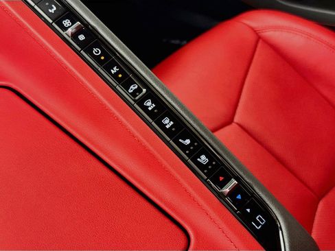 Used 2021 Chevrolet Corvette Stingray Preferred Cpe w/ 2LT RWD image 17