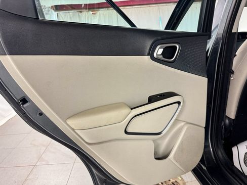 Used 2020 Kia Soul S FWD image 14