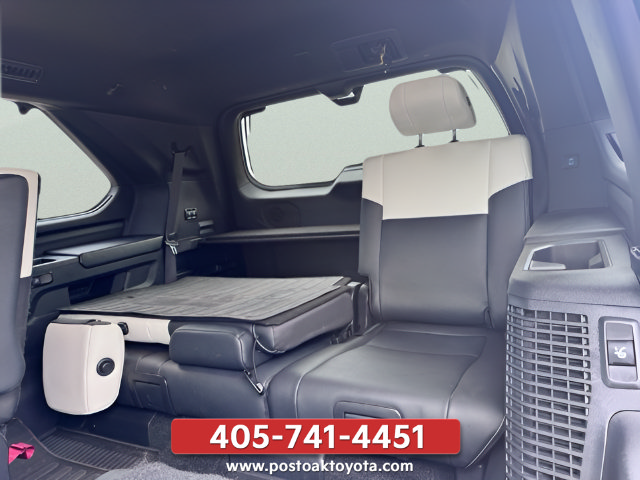 Used 2023 Toyota Sequoia Capstone AWD/4WD image 42