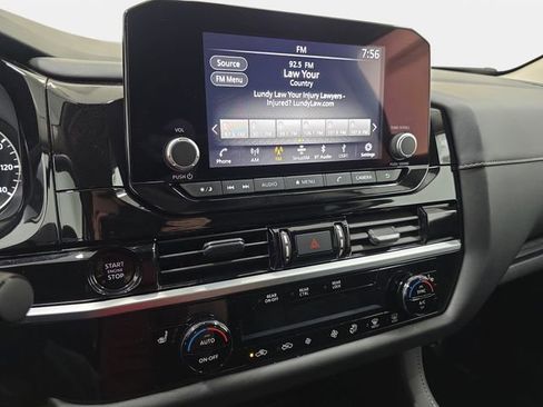 Used 2025 Nissan Pathfinder SV AWD/4WD image 19