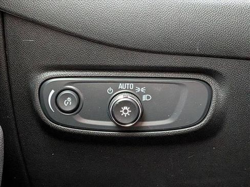 Used 2024 Chevrolet Equinox LT FWD image 15