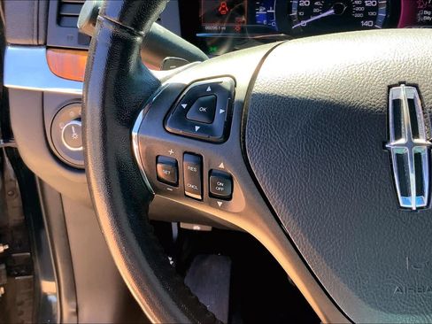 Used 2014 Lincoln MKS FWD image 10