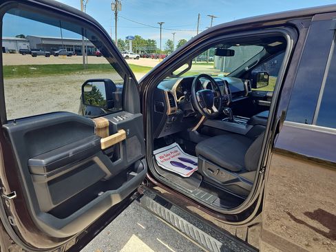 Used 2018 Ford F150 XLT w/ Equipment Group 302A Luxury AWD/4WD image 19