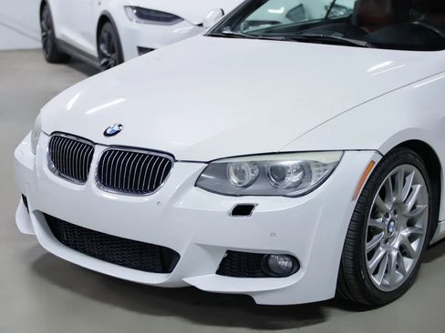 Used 2013 BMW 328i Convertible w/ M Sport Pkg image 9