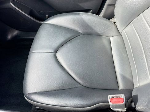 Used 2022 Toyota Highlander XLE image 21