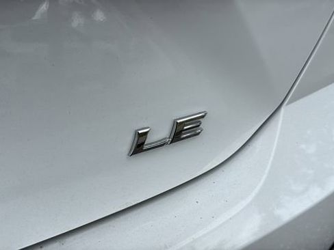 Used 2025 Toyota Camry LE w/ Convenience Package image 8