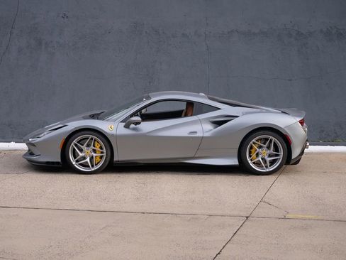 Used 2020 Ferrari F8 Tributo image 3