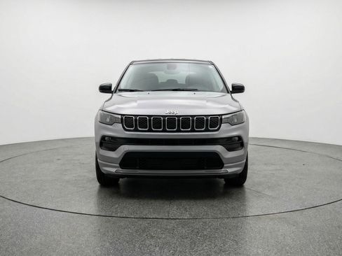 Used 2025 Jeep Compass Limited image 2