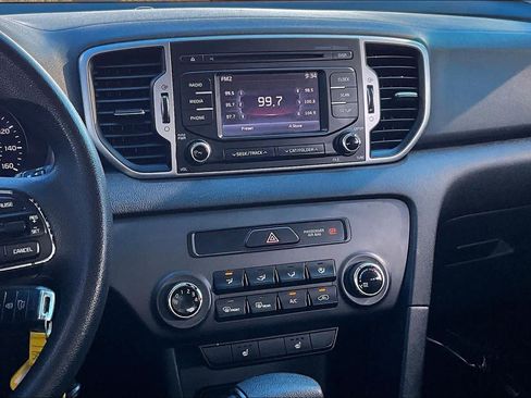 Used 2017 Kia Sportage LX w/ LX Popular Package FWD image 7
