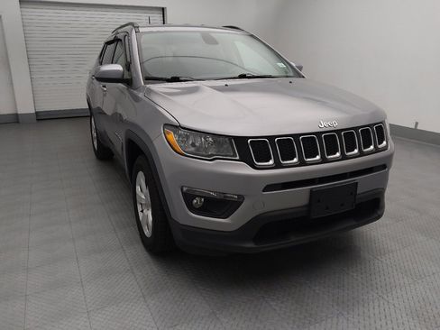 Used 2018 Jeep Compass Latitude w/ Cold Weather Group AWD/4WD image 14