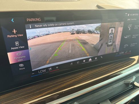 Used 2026 BMW X7 xDrive40i w/ Premium Package AWD/4WD image 29