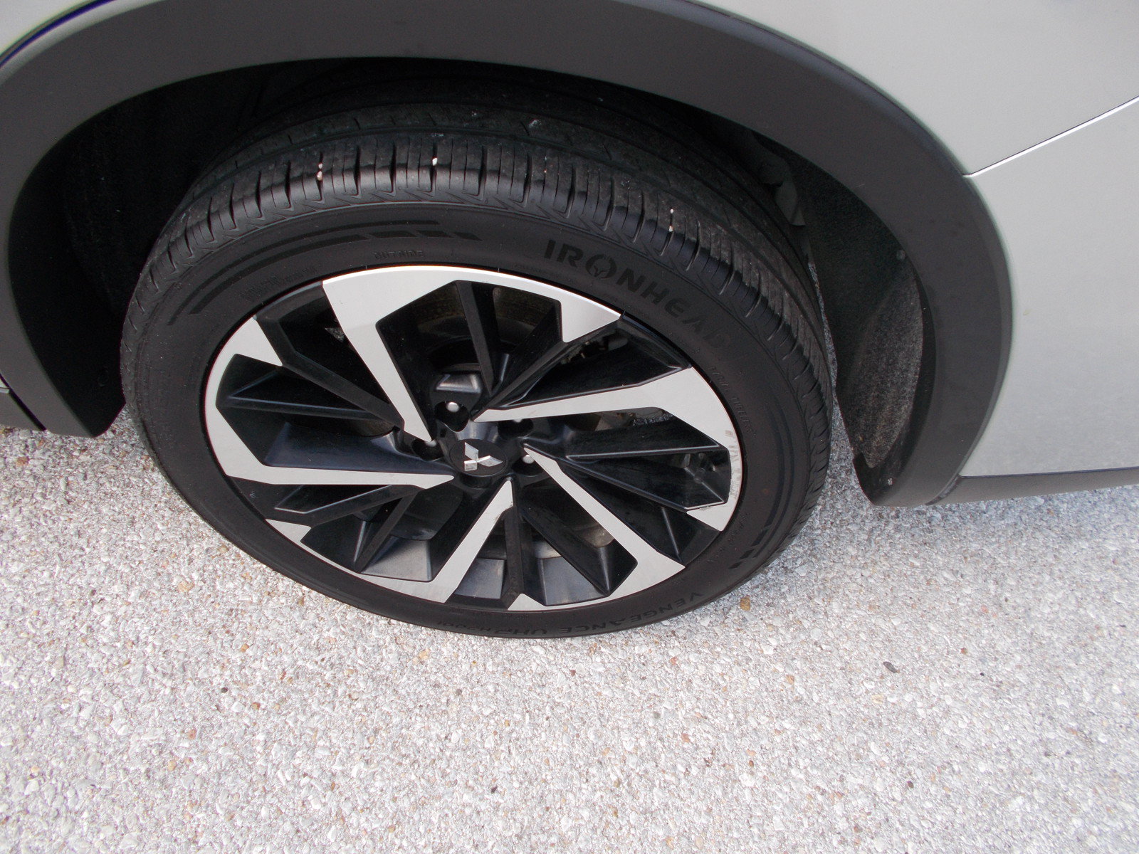 Used 2024 Mitsubishi Outlander SE FWD image 19