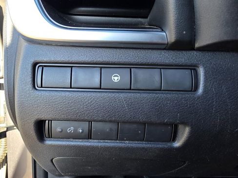 Used 2021 Nissan Rogue SV image 14