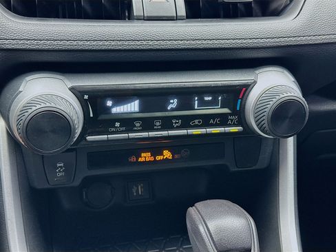 Used 2023 Toyota RAV4 LE image 12