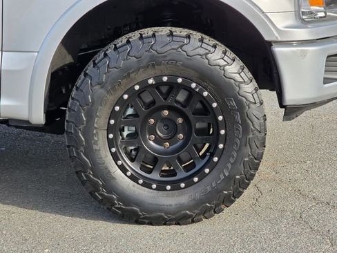 Used 2018 Ford F150 XLT w/ Equipment Group 302A Luxury RWD image 8