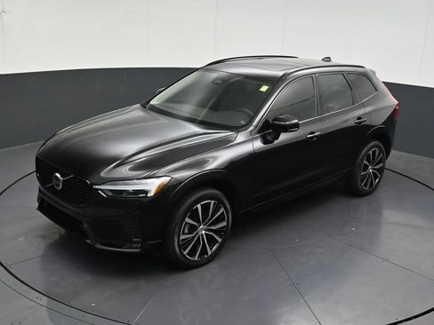 Certified 2024 Volvo XC60 B5 Plus w/ Protection Package Premier AWD/4WD image 19