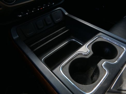 Used 2018 Chevrolet Silverado 1500 High Country image 29