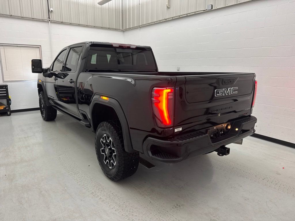 Used 2026 GMC Sierra 2500 AT4X w/ LPO, Black Badging Package AWD/4WD image 4