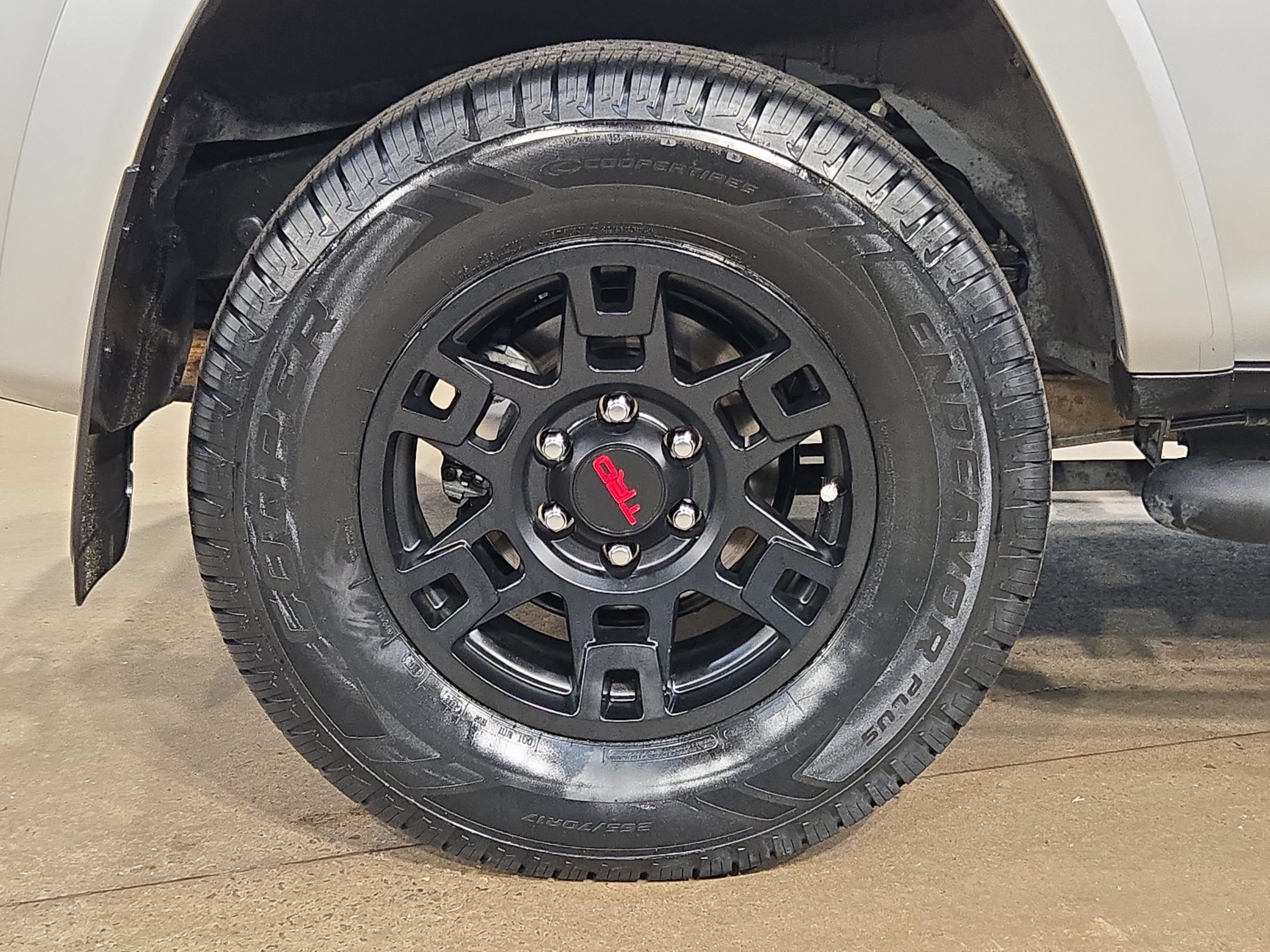 Used 2023 Toyota 4Runner SR5 AWD/4WD image 17