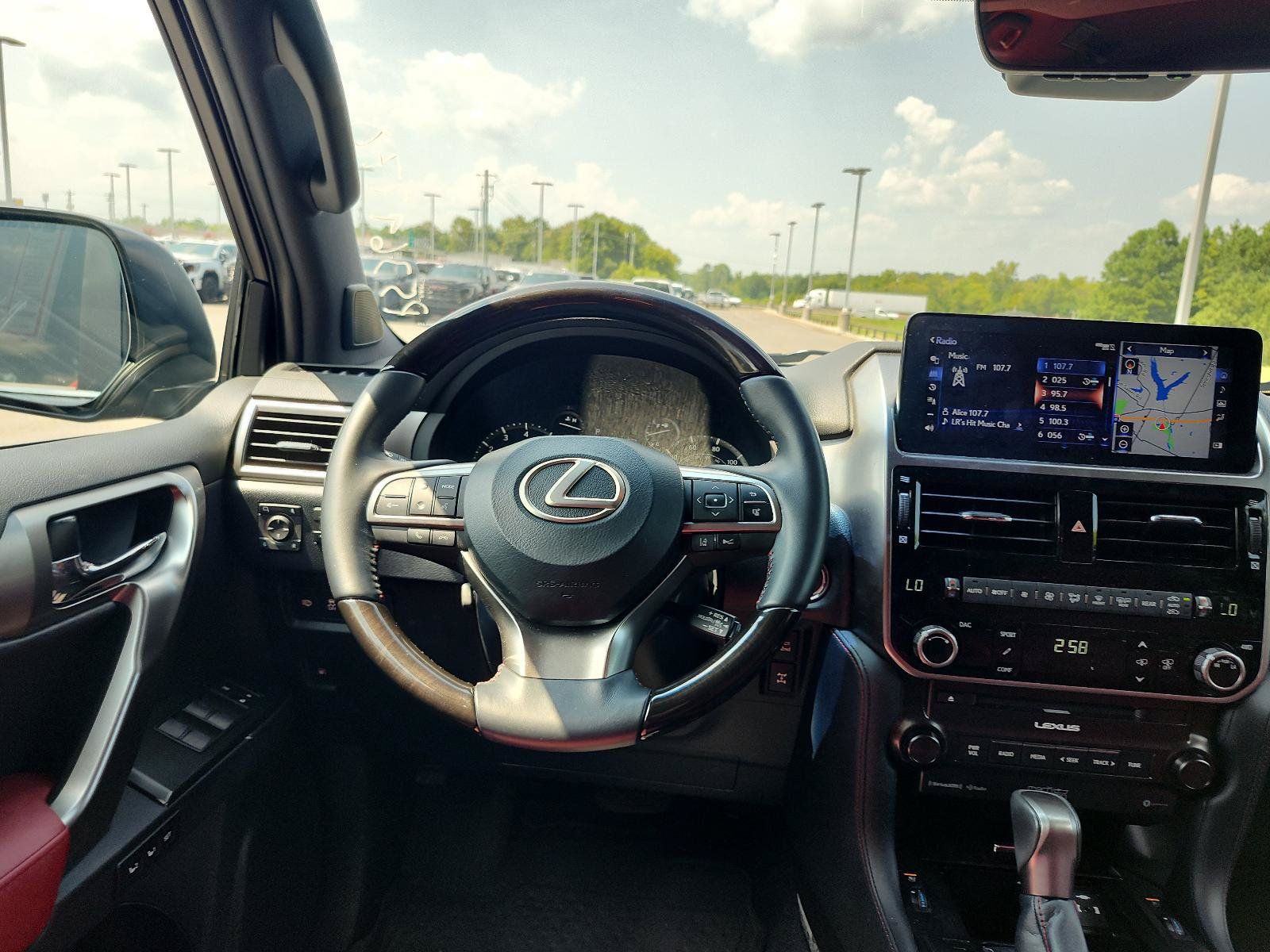 Used 2023 Lexus GX 460 Luxury w/ Accessory Package AWD/4WD image 13