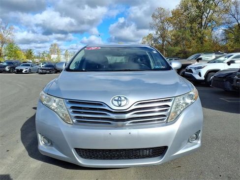 Used 2010 Toyota Venza image 2