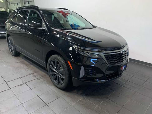 Used 2023 Chevrolet Equinox RS image 2