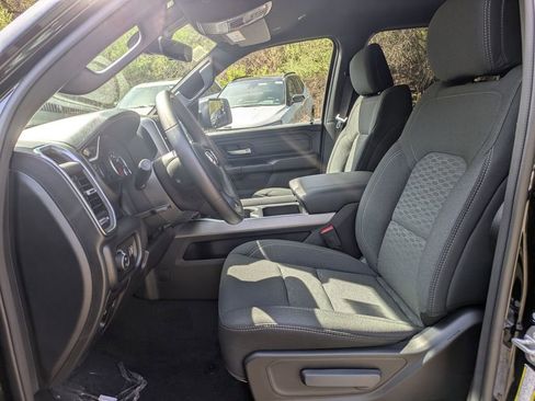 New 2026 RAM 1500 Express AWD/4WD image 12
