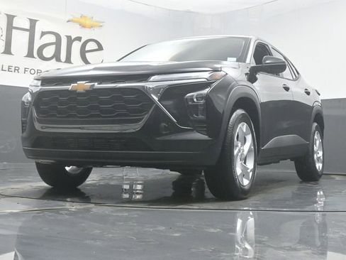 New 2026 Chevrolet Trax LS image 4