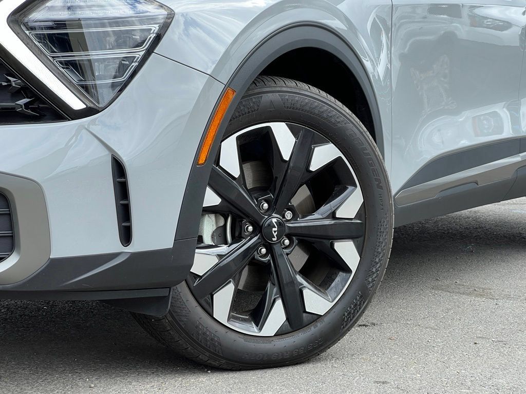 Certified 2024 Kia Sportage X-Line AWD/4WD image 2