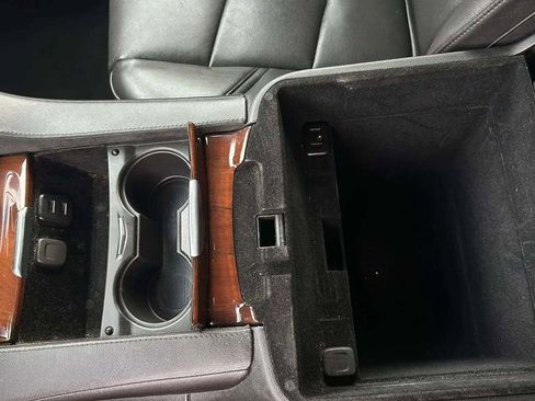 Used 2019 Cadillac Escalade ESV Premium Luxury image 49