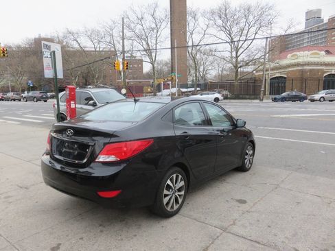 Used 2017 Hyundai Accent Value Edition image 4