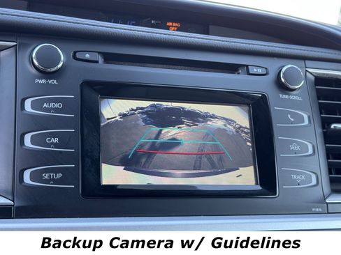 Used 2019 Toyota Highlander LE image 9