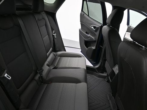 Used 2024 Chevrolet Trax LT w/ LT Convenience Package image 13