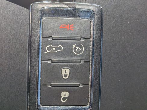 Used 2022 Jeep Grand Cherokee L Overland w/ Advanced Protech Group III AWD/4WD image 39