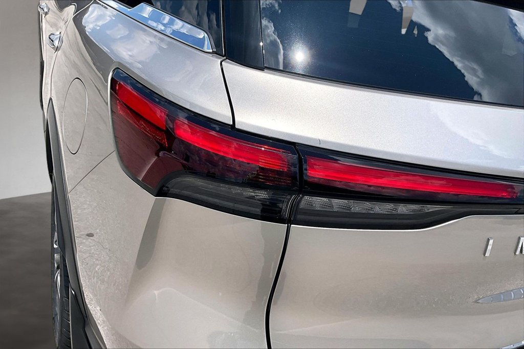 Used 2023 INFINITI QX60 Luxe w/ Performance Audio Package FWD image 23