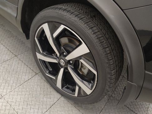 Used 2022 Nissan Rogue Sport SL FWD image 31