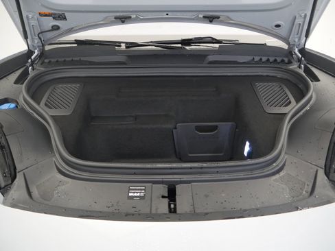 New 2026 Porsche Macan 4 Electric AWD/4WD image 12