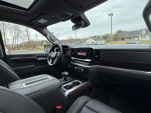 Used 2022 GMC Sierra 1500 SLT w/ SLT Premium Plus Package AWD/4WD image 28