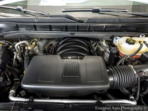 Used 2023 Chevrolet Suburban Z71 w/ Z71 Off-Road Package AWD/4WD image 34