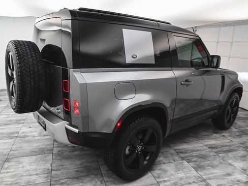 Used 2023 Land Rover Defender 90 S image 6