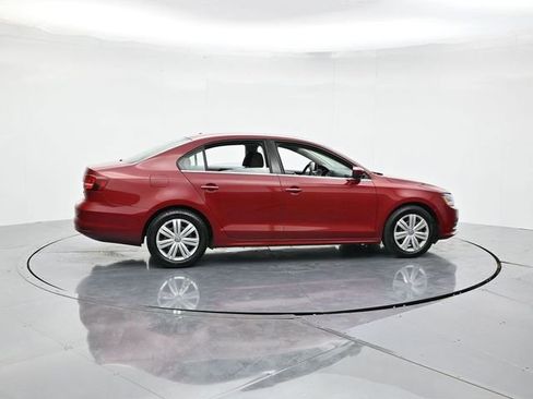 Used 2017 Volkswagen Jetta S image 2
